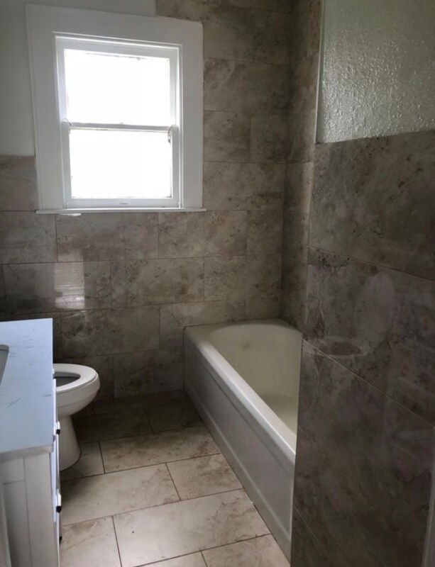 Building Photo - 8153 River Dr