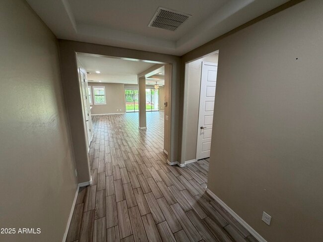 Building Photo - 1322 E Gemini Pl