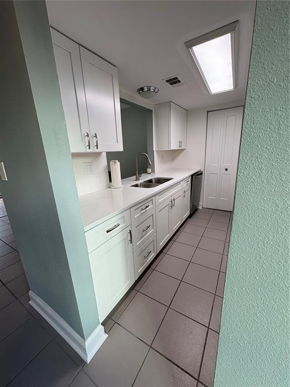 Building Photo - 464 N Paula Dr