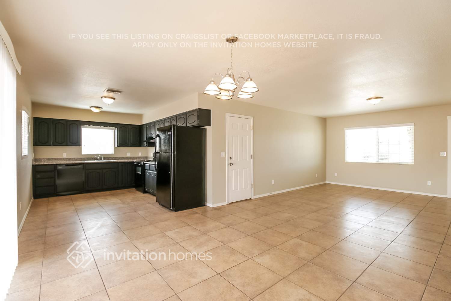 Building Photo - 1376 E 30th Ave