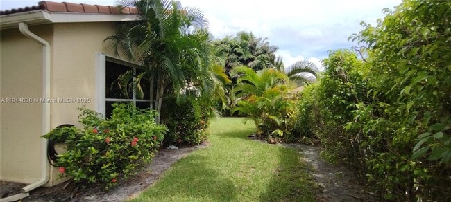 Building Photo - 8092 Driggs Hill