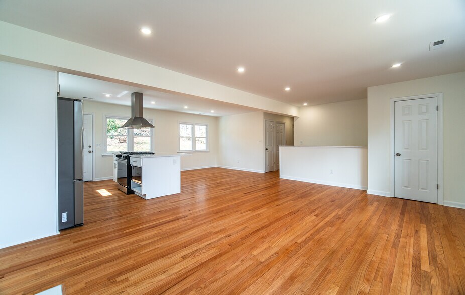 Building Photo - 24 Cedar Hill Rd