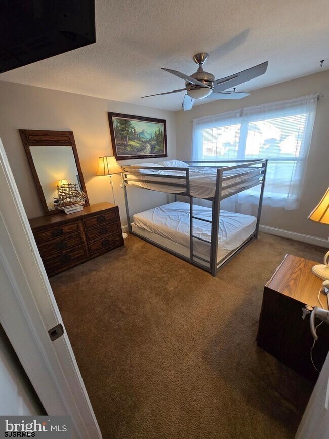 Building Photo - 10 Caravel Ct