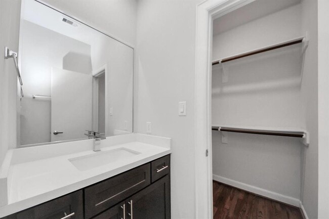 Building Photo - 310 Eado Park Cir