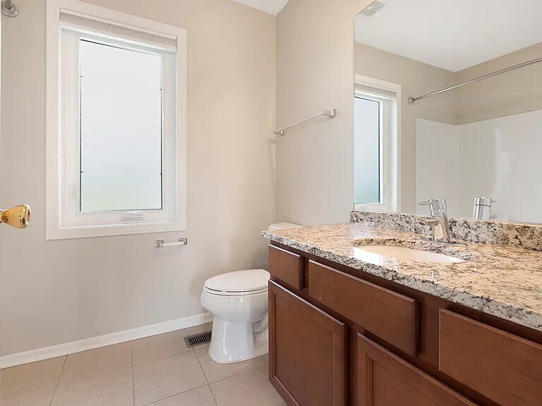 Bathroom #2 (tub & shower) - 34191 N Horseshoe Ln