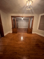 Building Photo - 82 Queen St