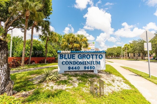 Building Photo - 9460 Fontainebleau Blvd