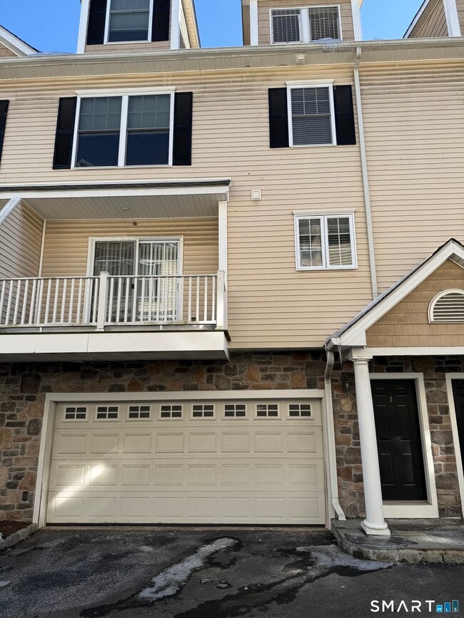 Building Photo - 1707 Summer St