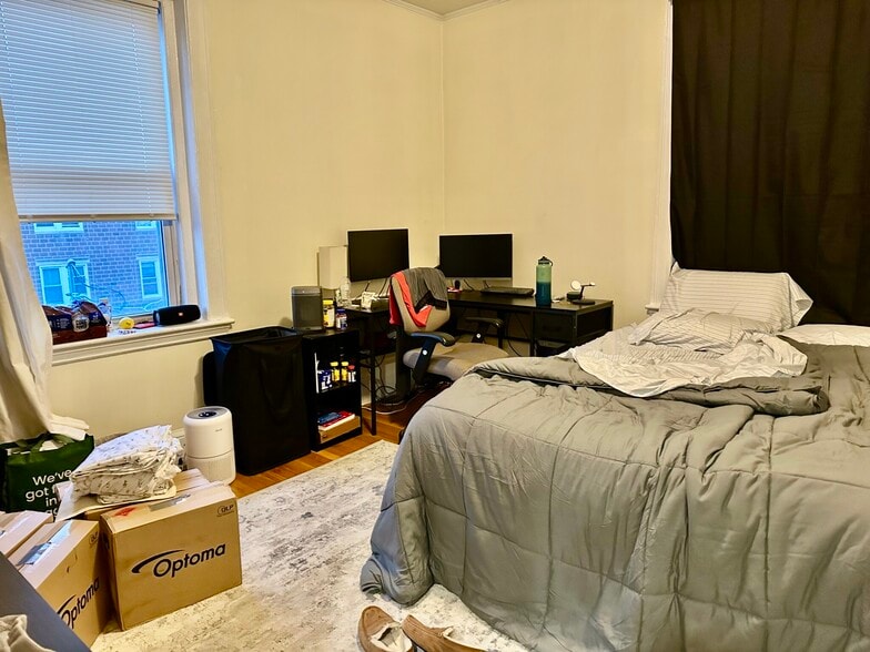 Building Photo - 73 Thatcher St