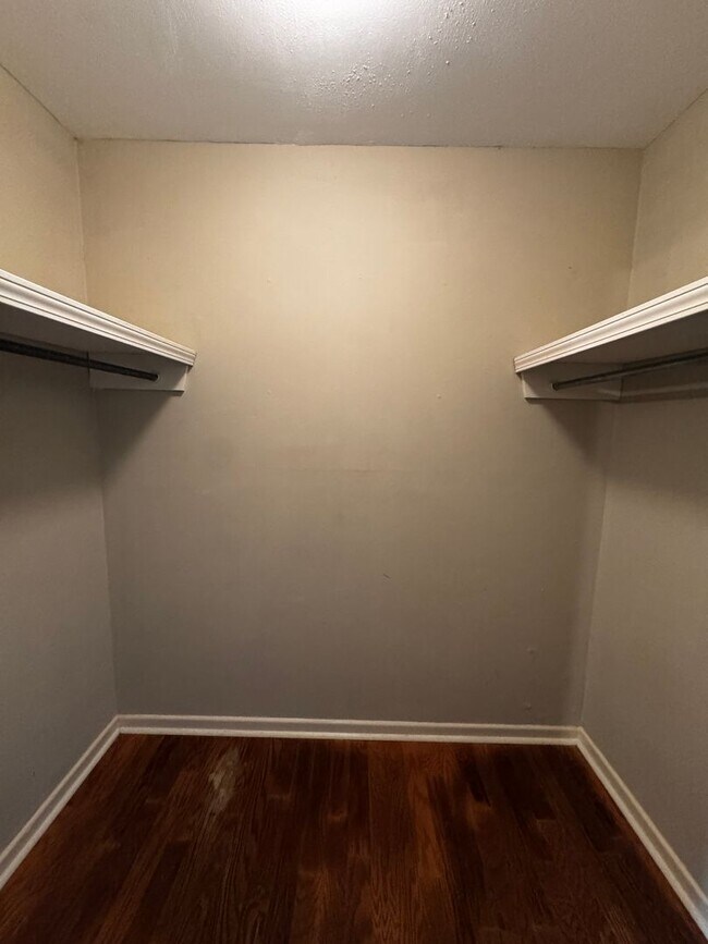 Building Photo - 3BD/2BA House for Lease in Jackson Park - Central Community