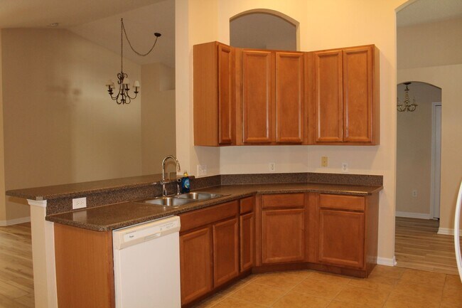Building Photo - Lovely Rental in Coral Trace