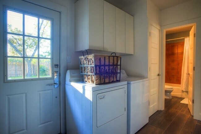 Building Photo - 5004 Westfield Dr