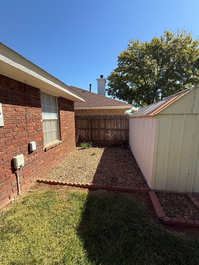 Building Photo - Beautiful 3 Bedroom Home Located in the Zia School District