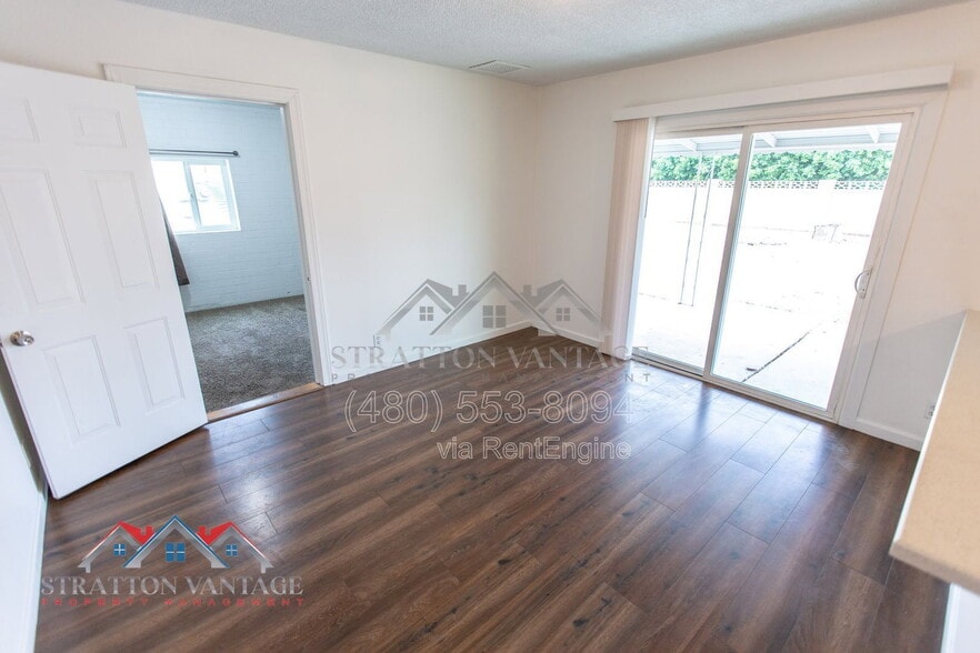 Building Photo - 2602 W Columbine Dr