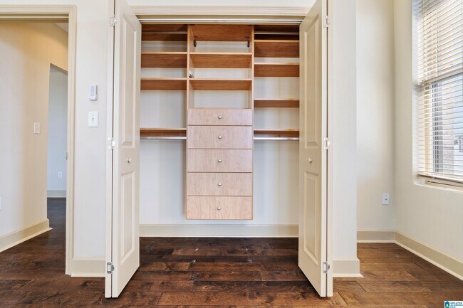 Building Photo - 2024 2nd Ave N