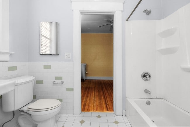 Building Photo - 600 W Olney Rd