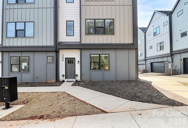 Building Photo - 208 Nelson Ave