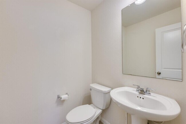 Building Photo - 2920 Rabbit Creek Dr