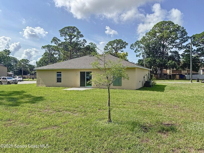Building Photo - 218 Parker Dr