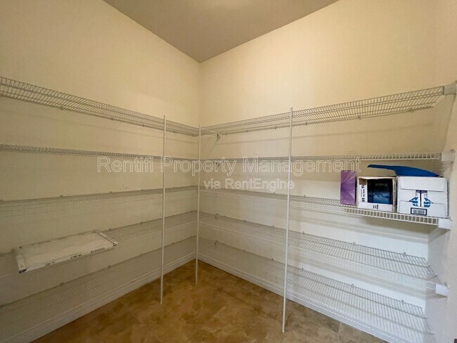 Building Photo - 1622 SW 16th Ct