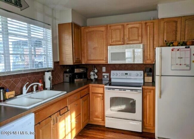 Building Photo - 1694 Geraldine Dr