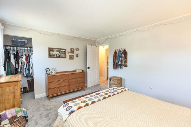 Building Photo - 147 Beech St