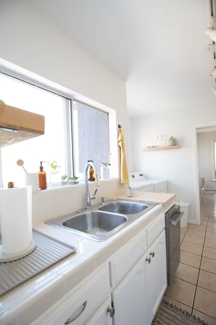 Building Photo - 4018 Higuera St