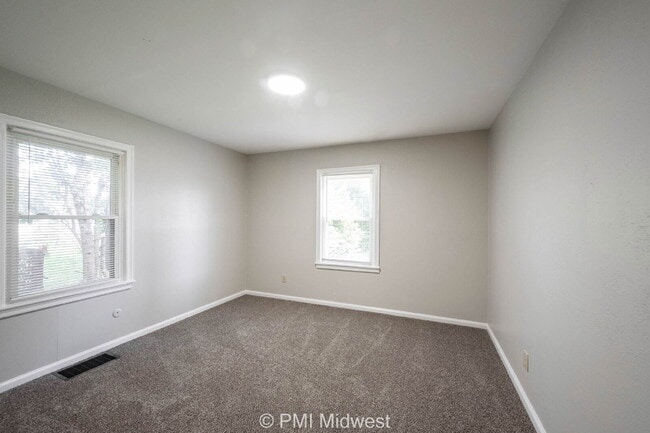 Building Photo - "Charming 3-Bedroom Home in Indianapolis –...