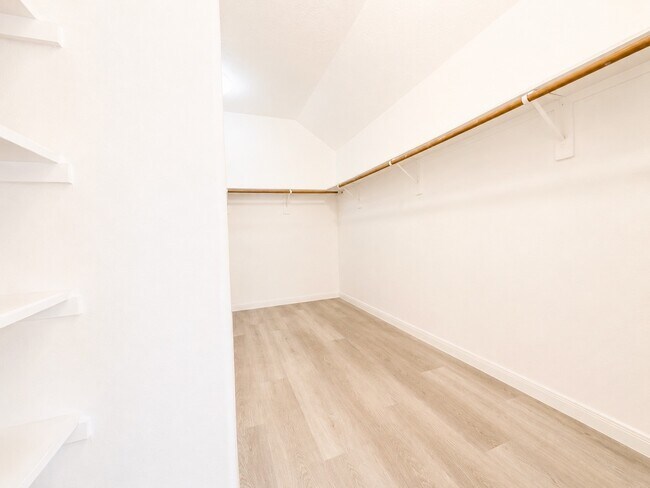 Building Photo - 7219 Brookville Ln