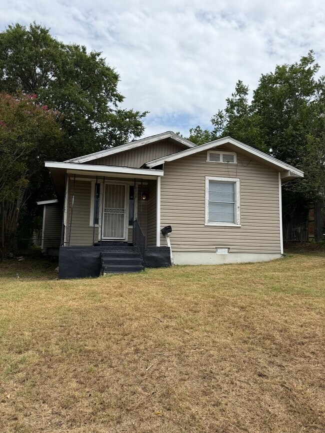 Building Photo - Charming 2 Bedroom Home for Rent in Como – Fort Worth, TX 76107