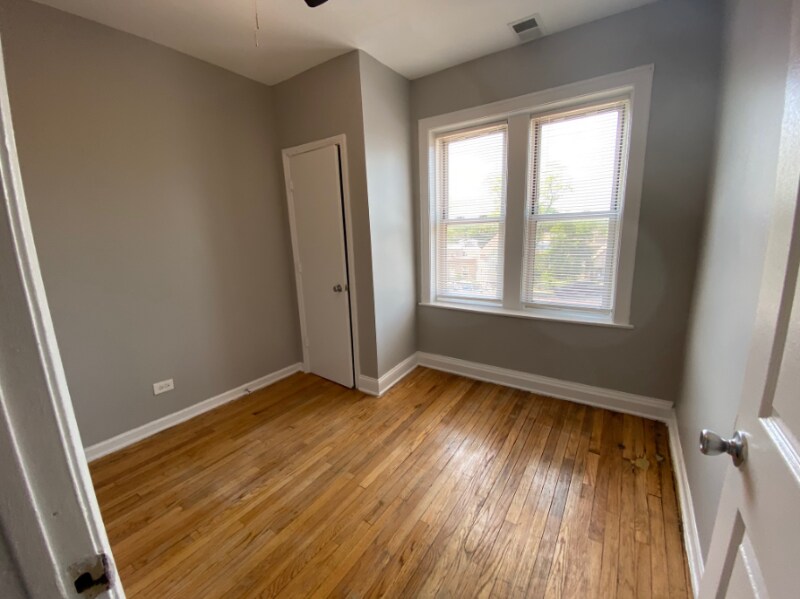 Building Photo - 3723-3729 W Grand Ave