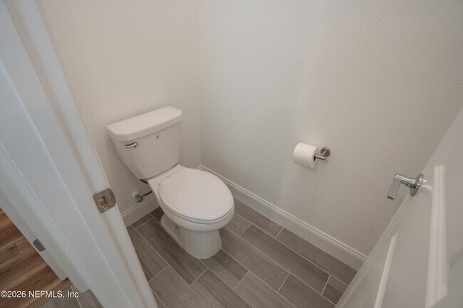 Building Photo - 260 Oaklawn Ct