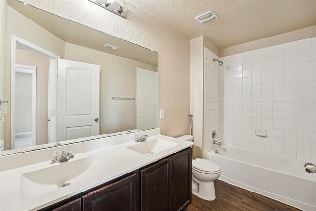 Building Photo - 223 Camellia Dr