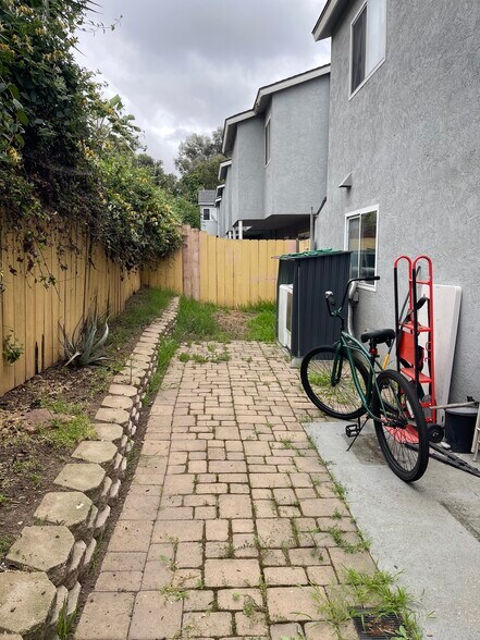 Building Photo - 4429 Tremont St