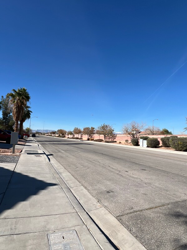 Building Photo - 2493 W Richmar Ave