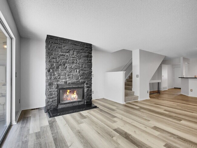 Building Photo - $2,395.00 2 bed, 2.5 bath townhome located...