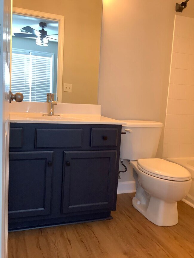 Building Photo - 2 bedrooms - 2 1/2 bath townhome - newly remodeled