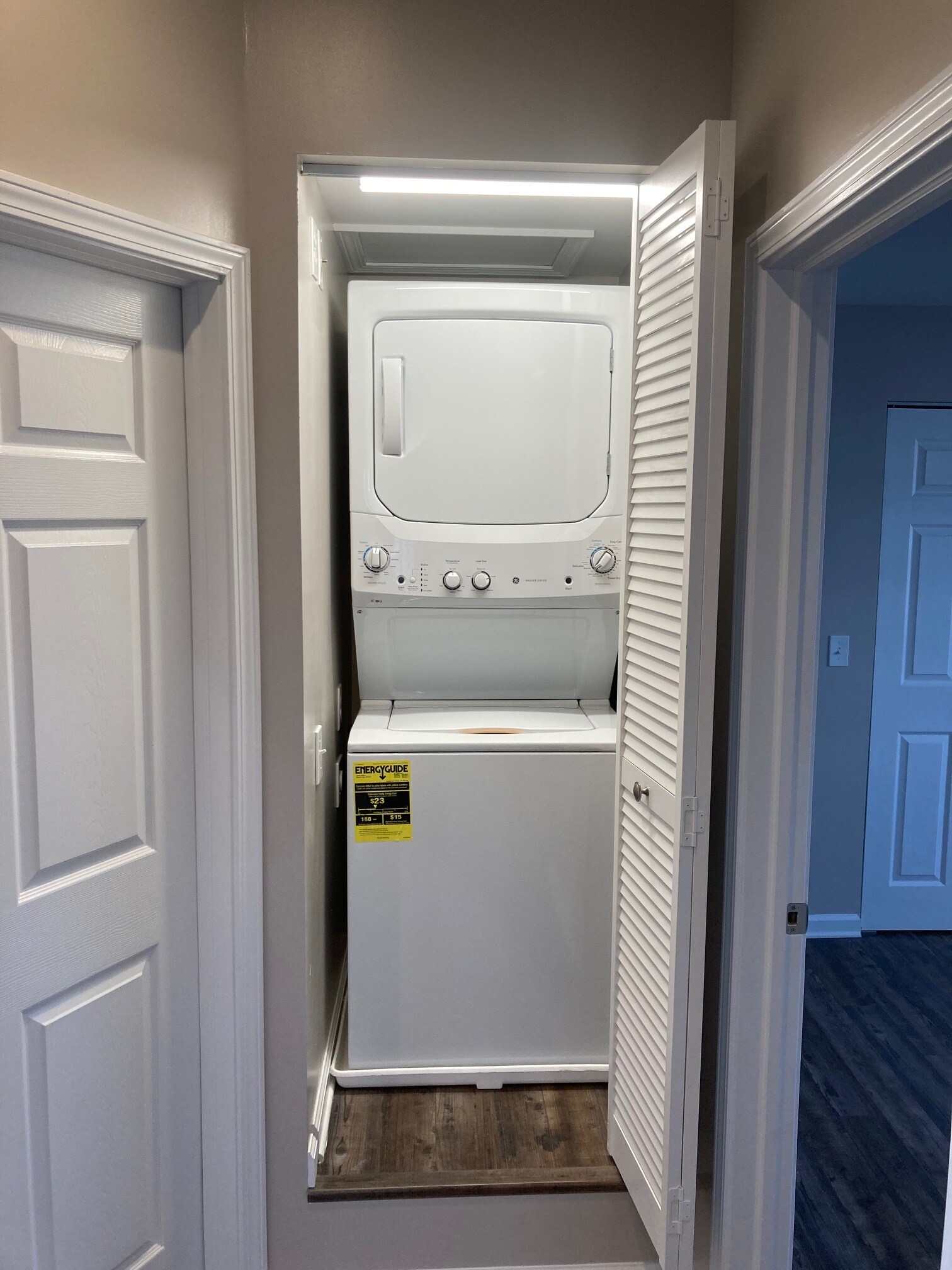 Washer dryer - 1408 3rd Ave