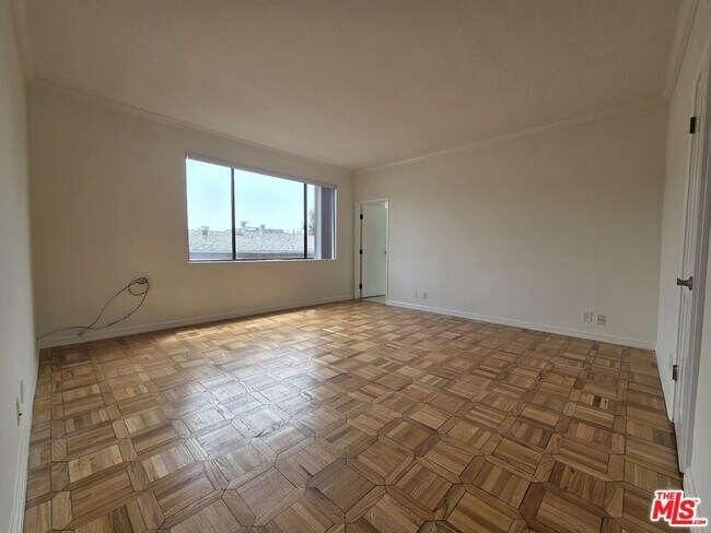 Building Photo - 126 Croft Ave