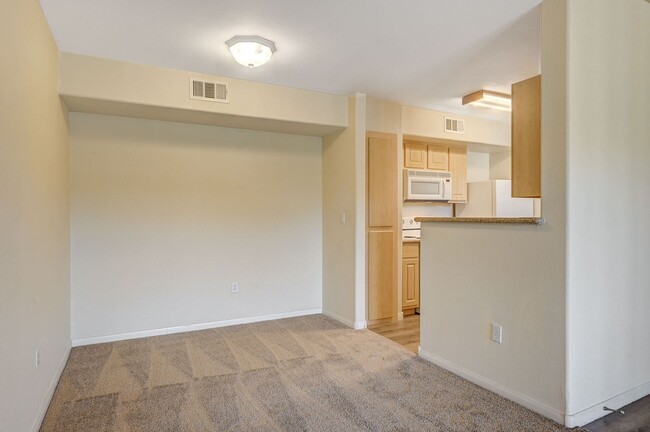 Building Photo - Move In Today! Nice 1 Bedroom in Great SW ...