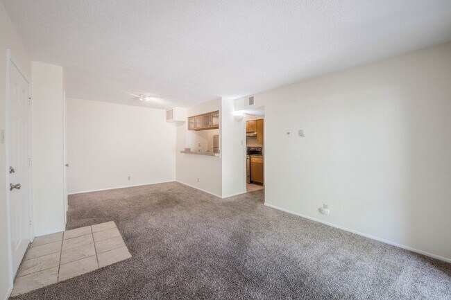 Building Photo - Cozy One-Bedroom at The Reserve