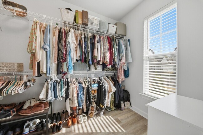 Building Photo - 2238 Sanibel Ln