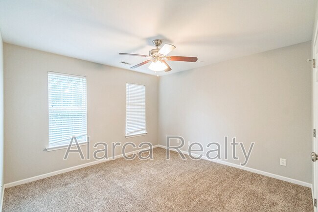 Building Photo - 6102 Greengate Ln