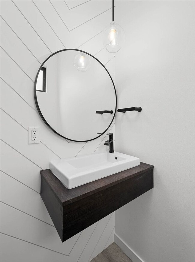 Building Photo - 3906 Crosswinds Ct