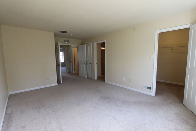 Building Photo - 316 Ross Ct