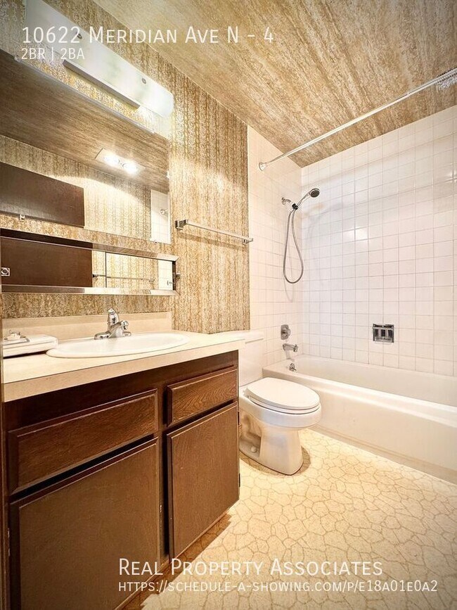 Building Photo - 10622 Meridian Ave N