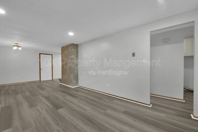 Building Photo - 1638 Parkinson Dr