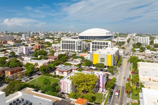 Building Photo - 626 NW 11th Ave