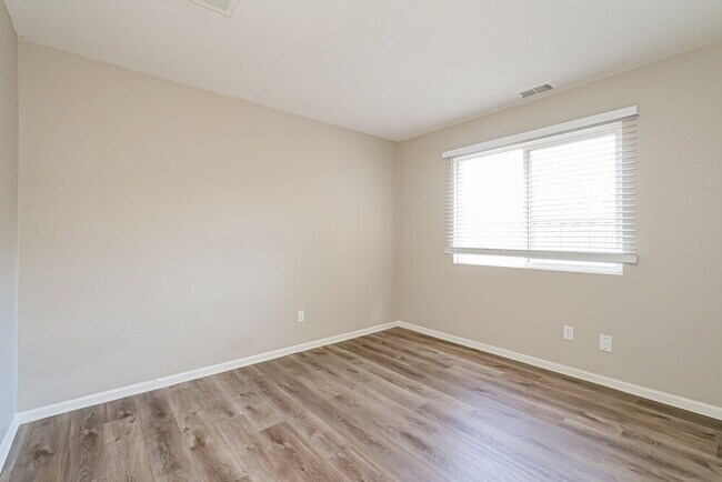 Building Photo - 18653 E 42nd Pl