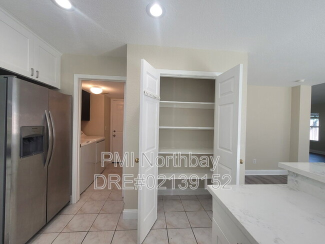 Building Photo - 239 Brookside Dr